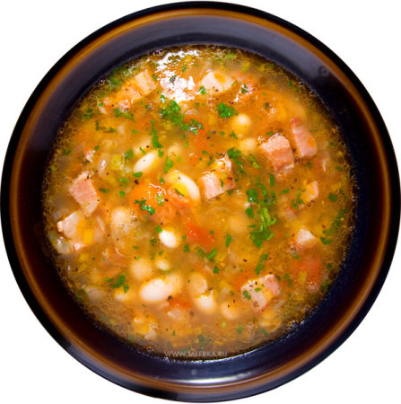 Томатный суп с фасолью в мультиварке