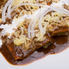 Мексиканский шоколадный соус для мяса и птицы (Моле Поблано)