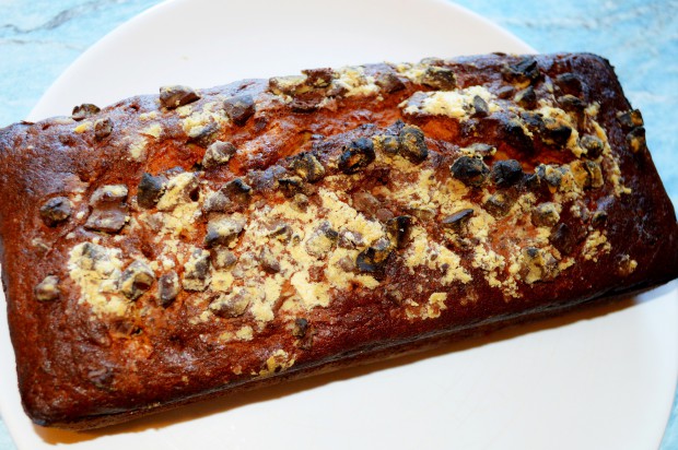 Банановый хлеб с шоколадом и грецкими орехами