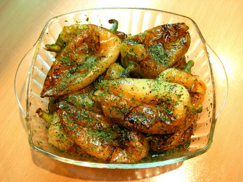 Жаренный перец с чесноком и помидорами