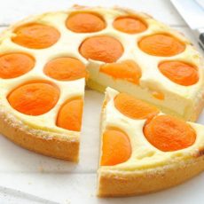 Быстрый пирог с абрикосами